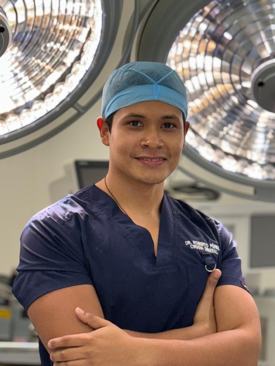 Dr. Roberto P&eacute;rez, cirujano general en Cabo San Lucas